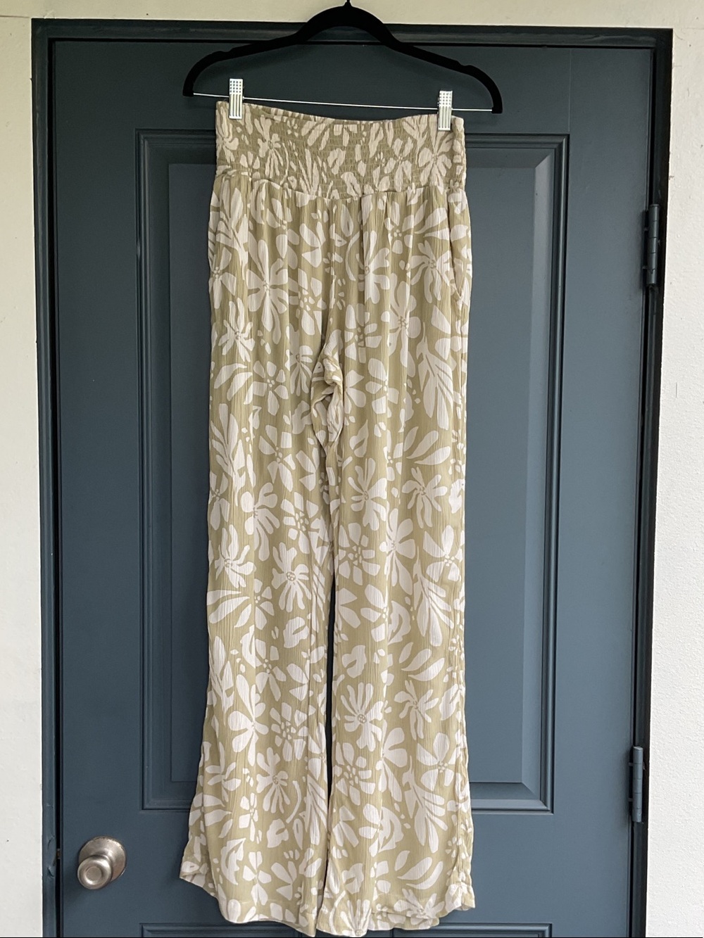 Billabong Beige and White Floral Wide-Leg Pants, Size L
